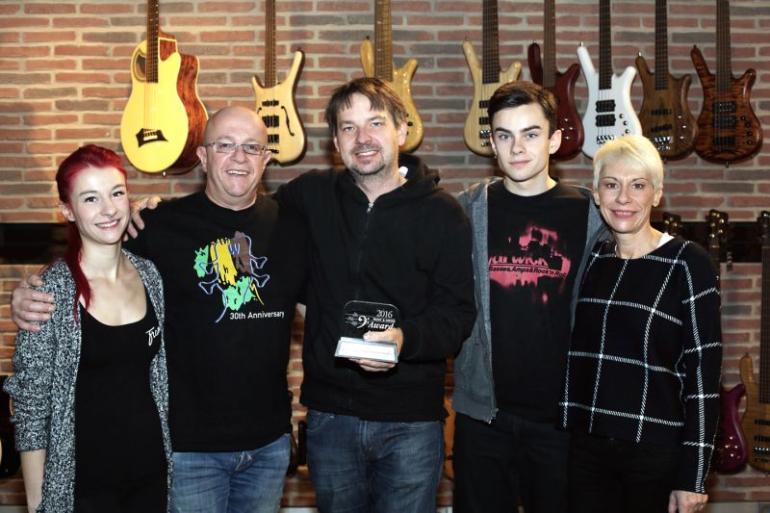 Ocenění Best Bass Guitar of 2015 získala baskytara Warwick Custom Shop Star