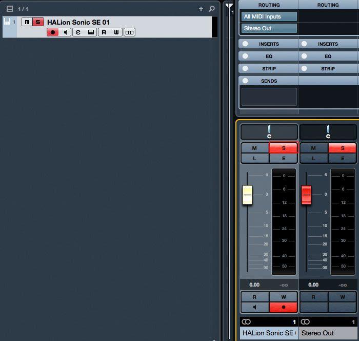 Jednoduché stopy Solo Instrument s jedním vstupním kanálem MIDI a jedním virtuálním výstupem - Instrument Return Channel - se chovají jako běžná stopa/kanál Audio.